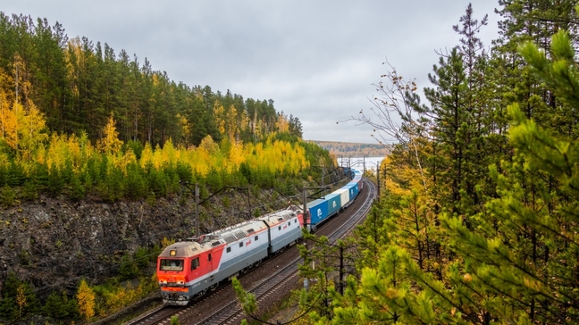 Дополнительные поезда из Екатеринбурга, Тюмени и Перми назначены на ноябрьские праздники на СвЖД